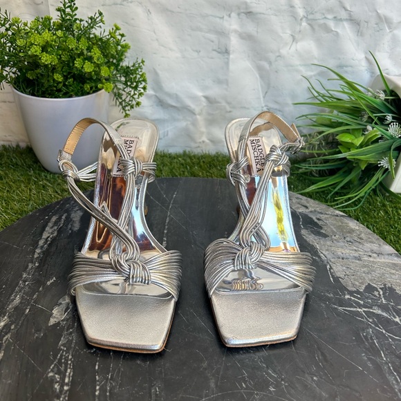 BADGLEY MISCHKA
Carmine Leather Knot-Detail Slingback Sandal SILVER SZ 7 - Picture 14 of 17